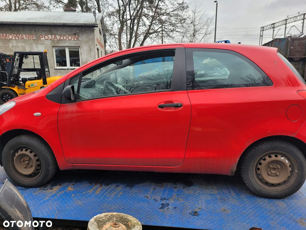 Części- Toyota Yaris II Rok 2007 Pojemność 998 Moc 51 kw Benzyna - 7