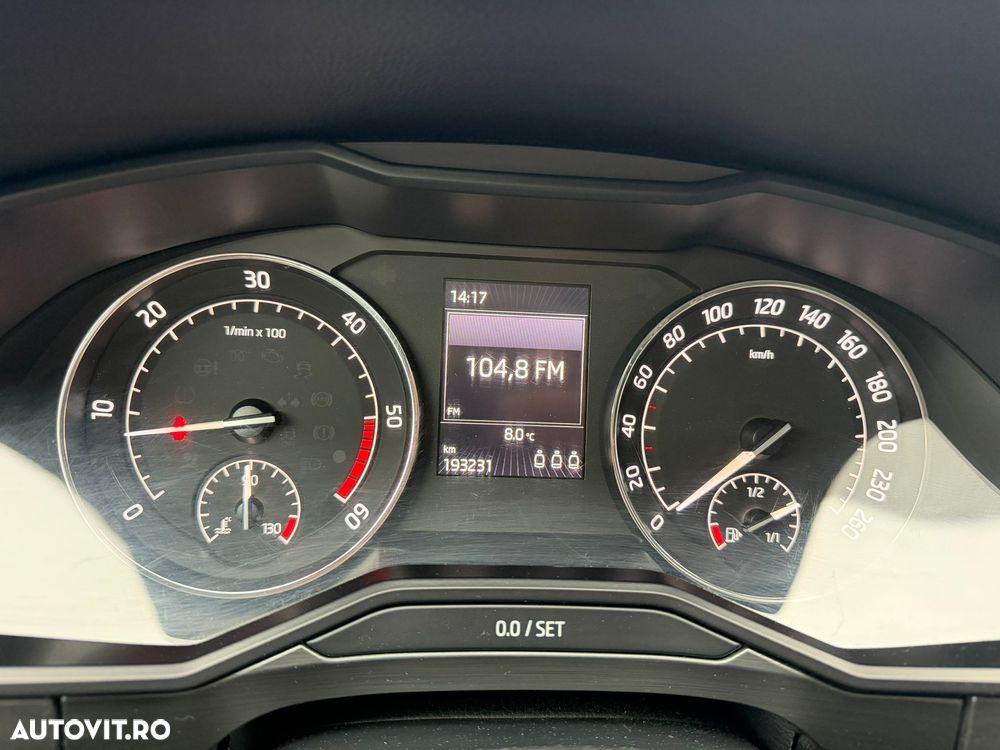 Skoda Superb 2.0 TDI Ambition - 8