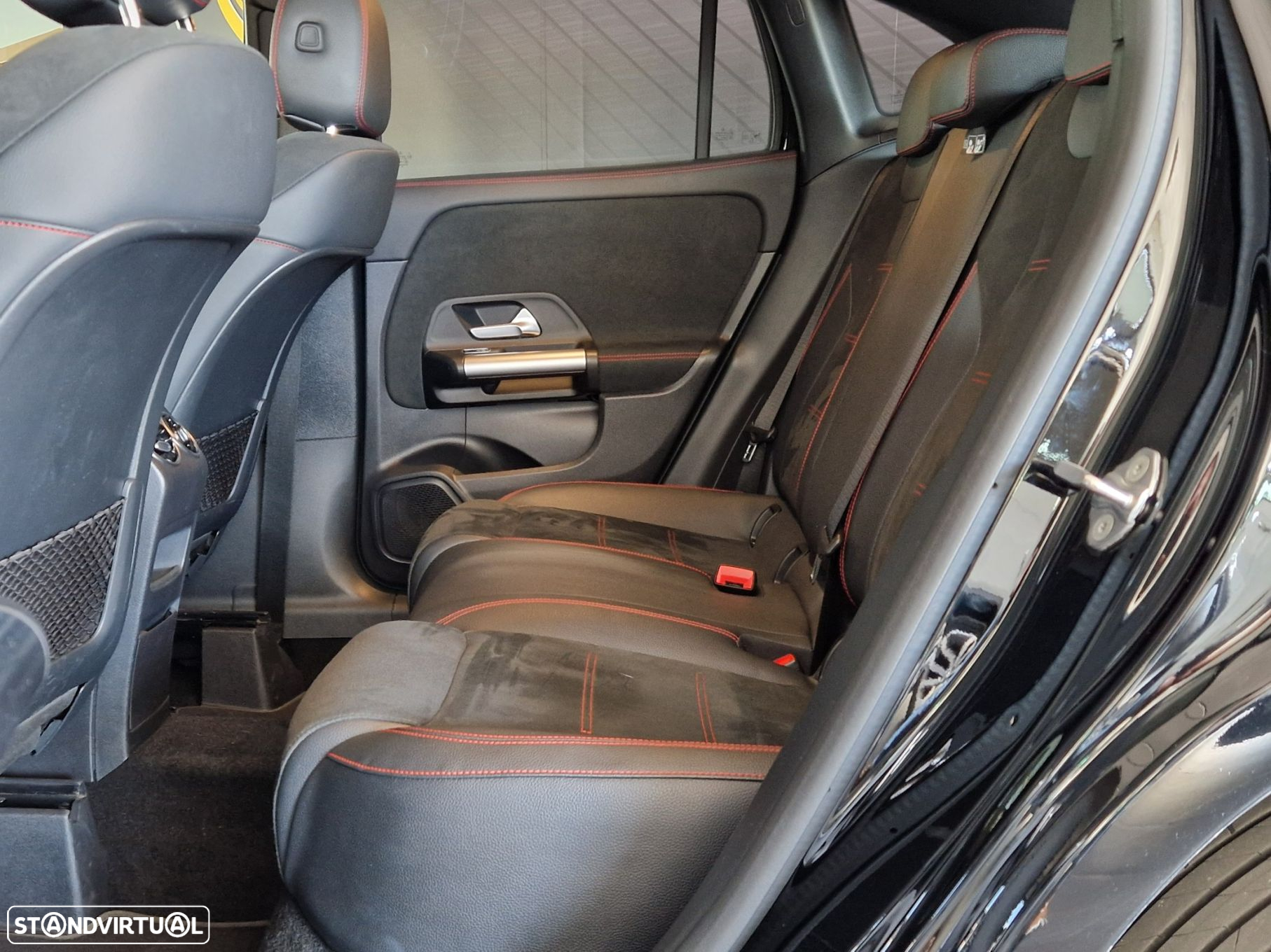 Mercedes-Benz GLA 200 AMG Line - 10