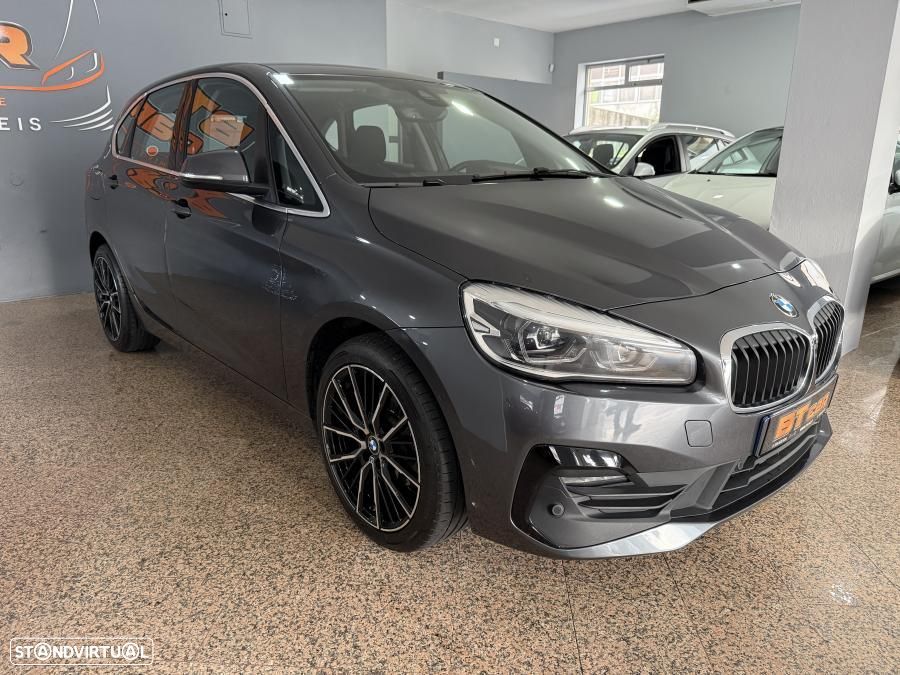 BMW 216 Active Tourer d Line Luxury Auto — fotografia 3