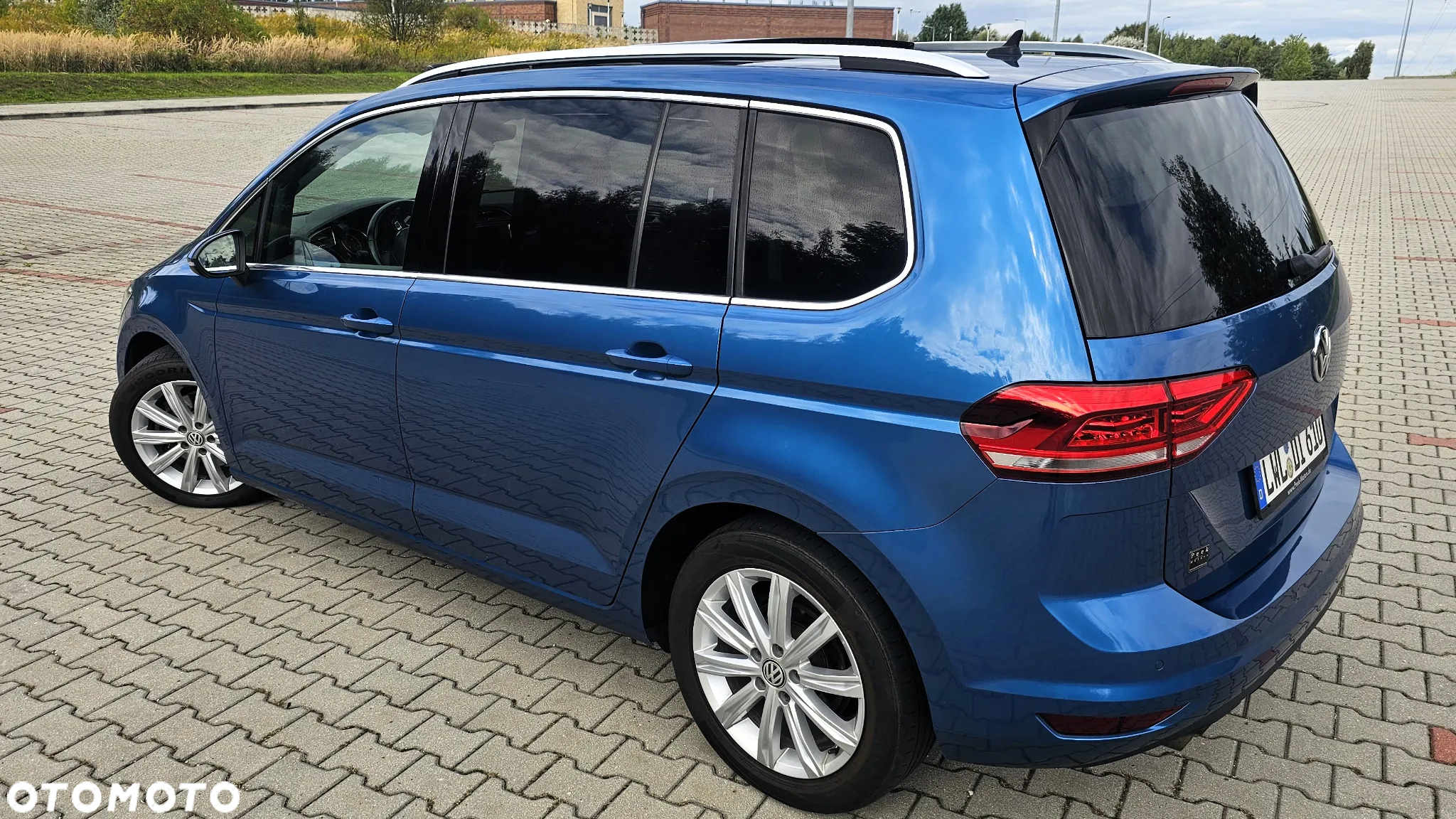 Volkswagen Touran 2.0 TDI BMT Highline - 11