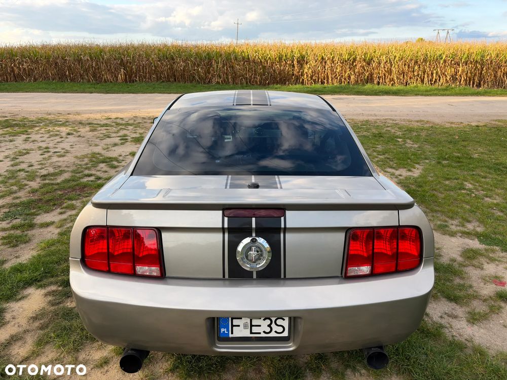 Ford Mustang 4.0 V6 - 8