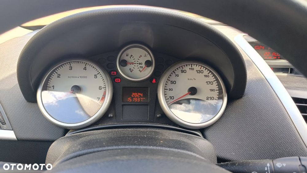 Peugeot 207 1.4 - 8