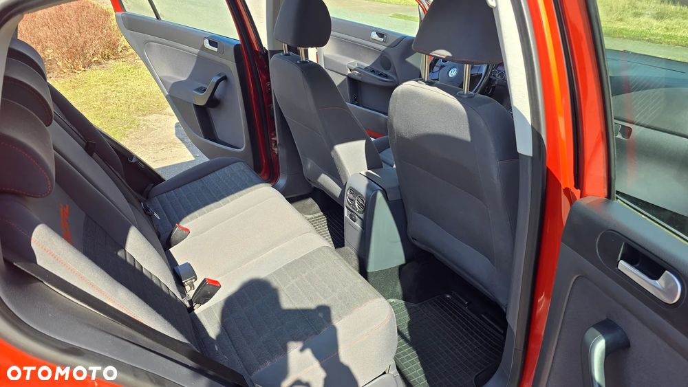 Volkswagen Golf Plus 1.9 TDI DSG Goal - 27