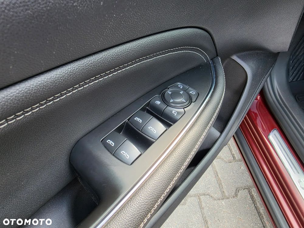 Opel Insignia 1.5 T Exclusive S&S Eco - 23