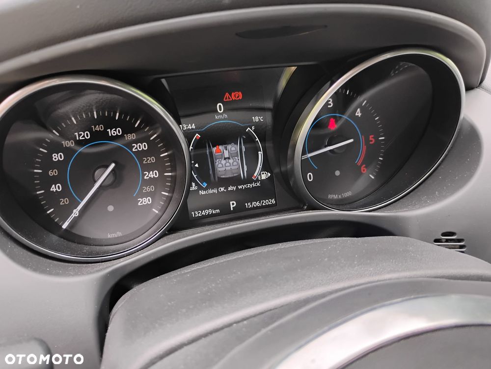 Jaguar XE 2.0 D AWD R-Sport - 22
