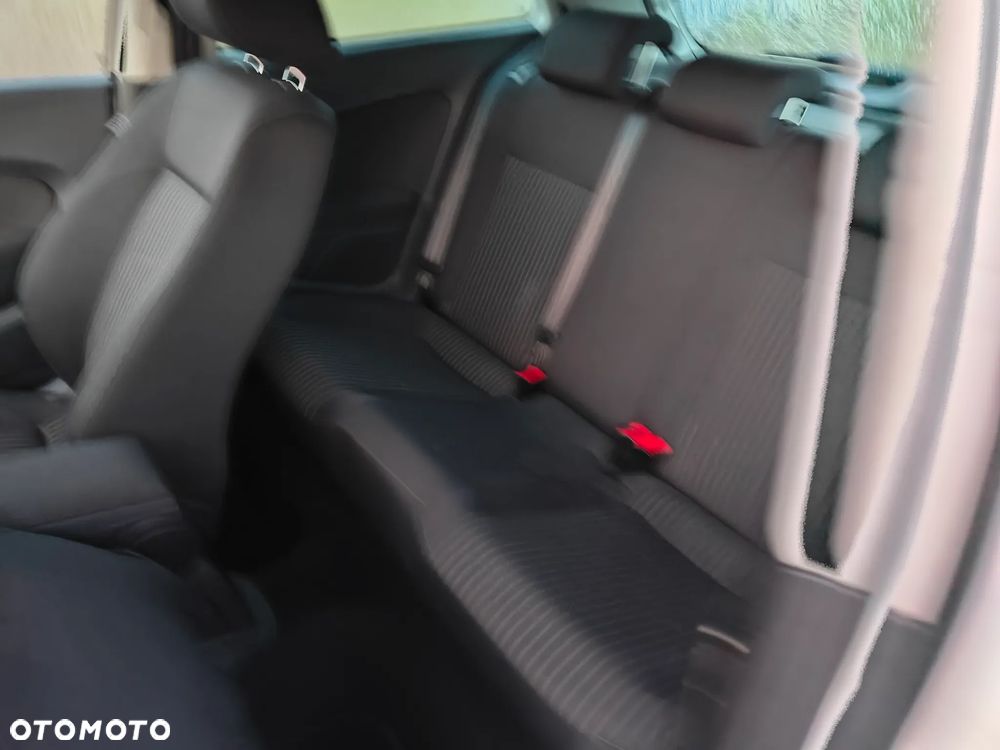 Volkswagen Polo 1.6 TDI Blue Motion Technology Highline - 12