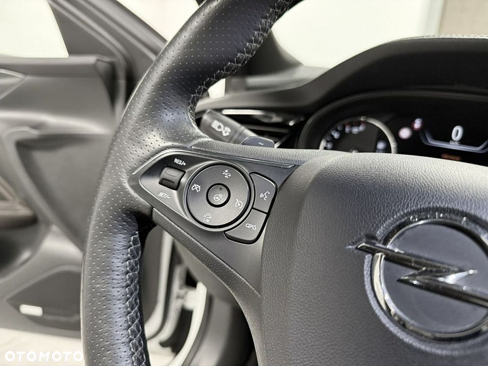 Opel Insignia - 25