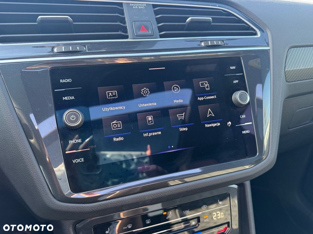 Volkswagen Tiguan 2.0 TDI SCR 4MotION DSG R-Line - 17