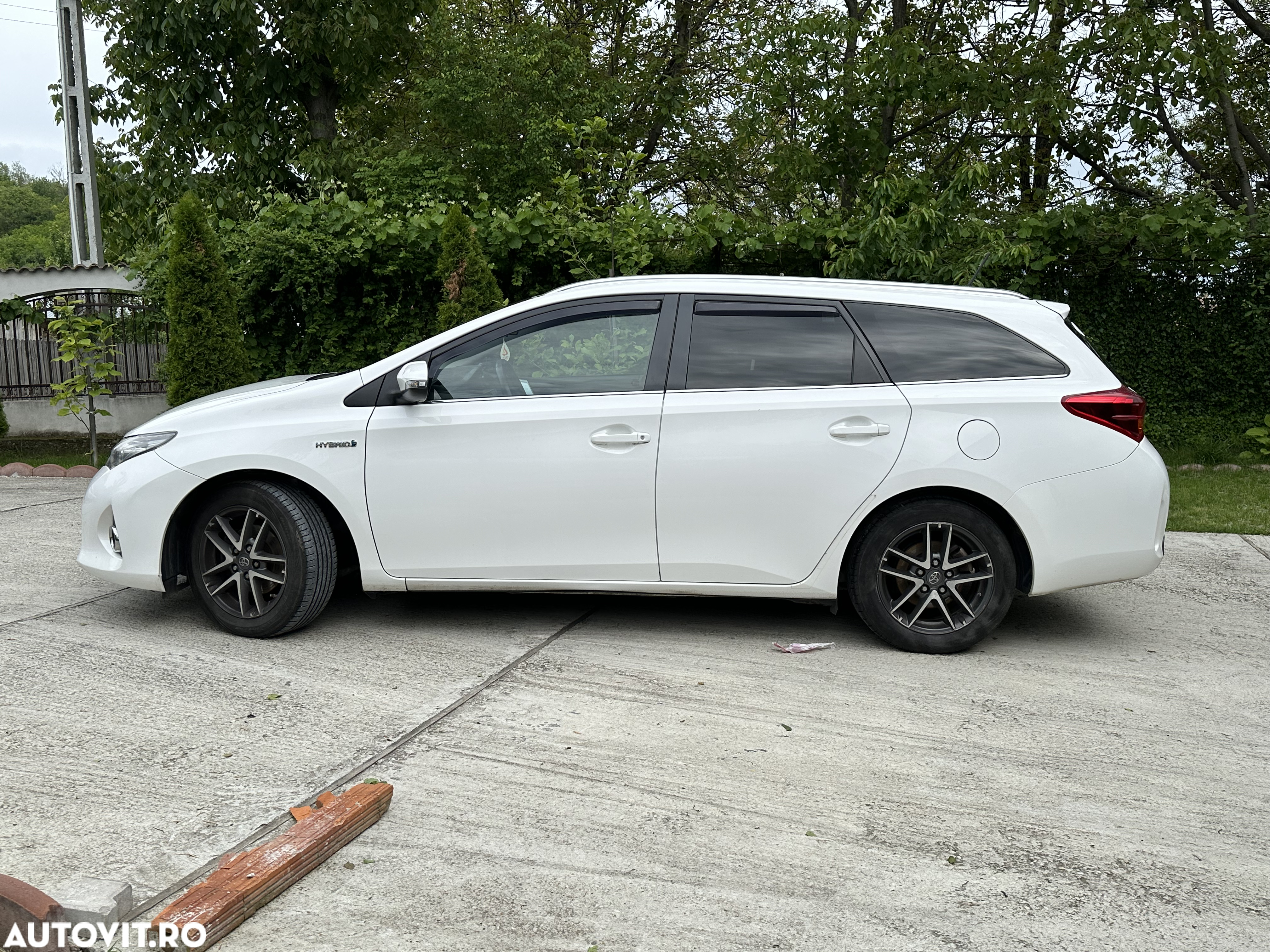 Toyota Auris - 2