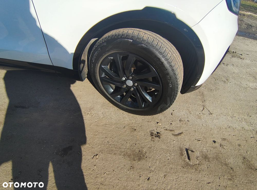Land Rover Discovery V 2.0 Si4 HSE Luxury - 21
