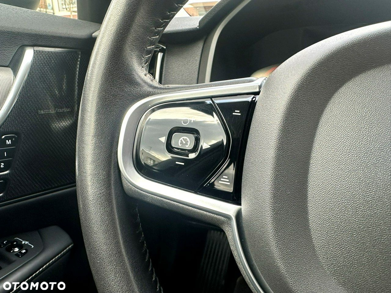 Volvo V90 Cross Country D5 SCR AWD Pro - 37