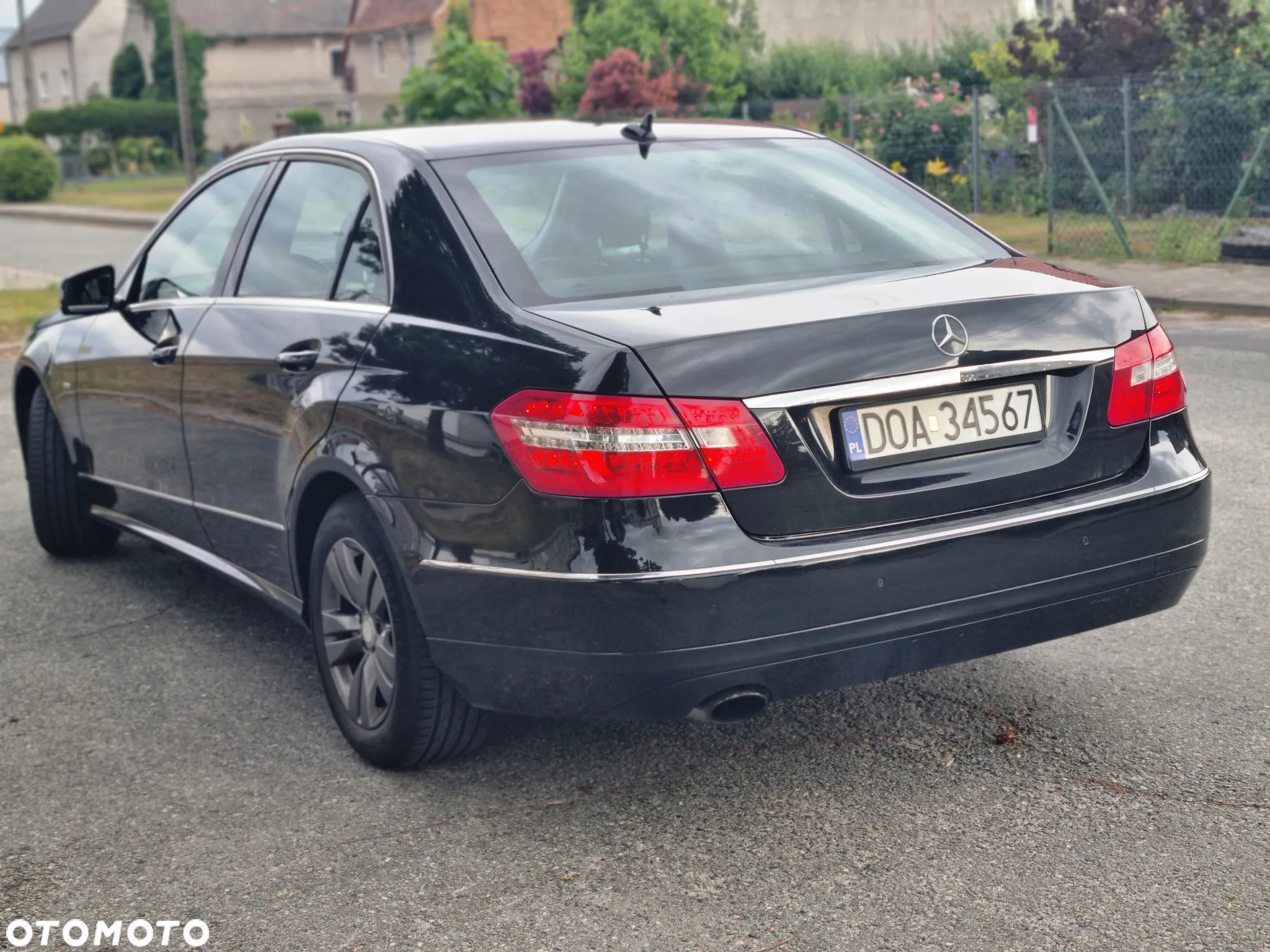 Mercedes-Benz Klasa E 200 CGI BlueEFFICIENCY Automatik Avantgarde - 8