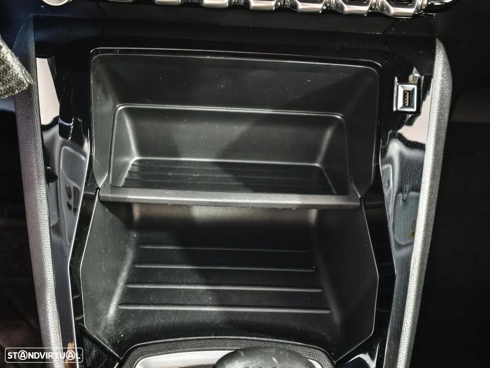 Peugeot 2008 1.2 PureTech Active - 12