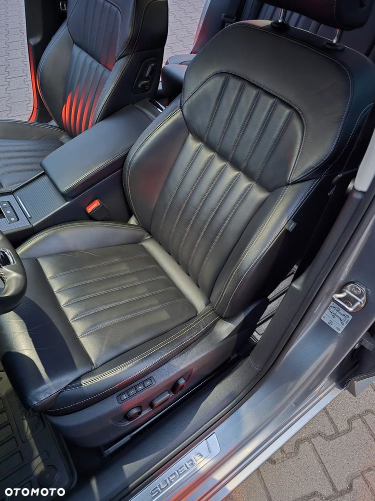 Skoda Superb 2.0 TDI DSG Premium Edition - 14