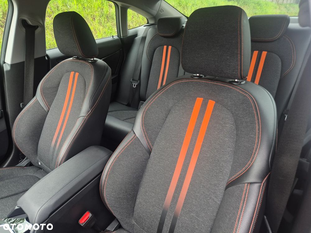 BMW Seria 2 216d Sport Line - 9