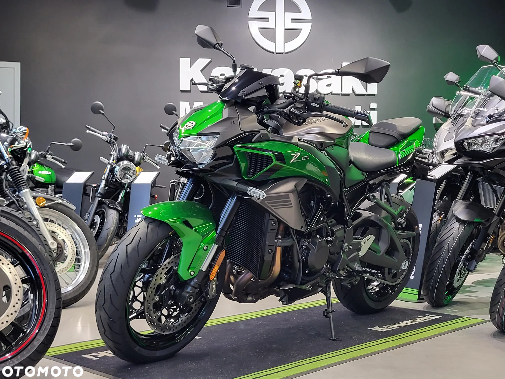 Kawasaki H2 - 10