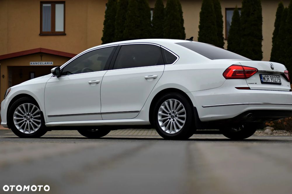 Volkswagen Passat - 4