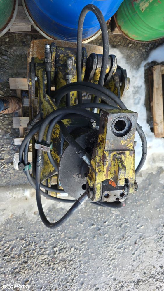 Bardzo mocny chwytak do drewna – kleszcze z rotatorem 360° - 6