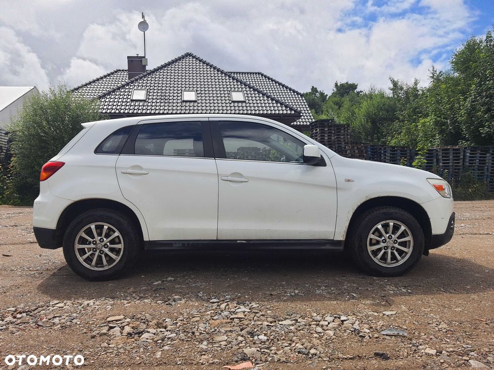 Mitsubishi ASX - 5