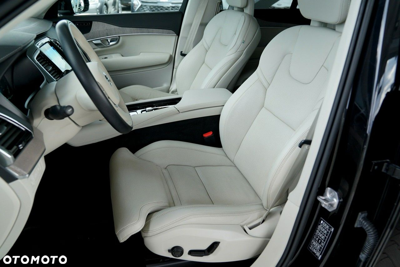 Volvo XC 90 - 25