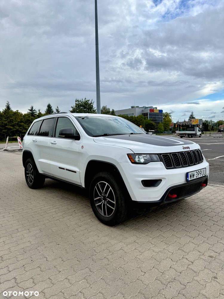 Jeep Grand Cherokee - 11