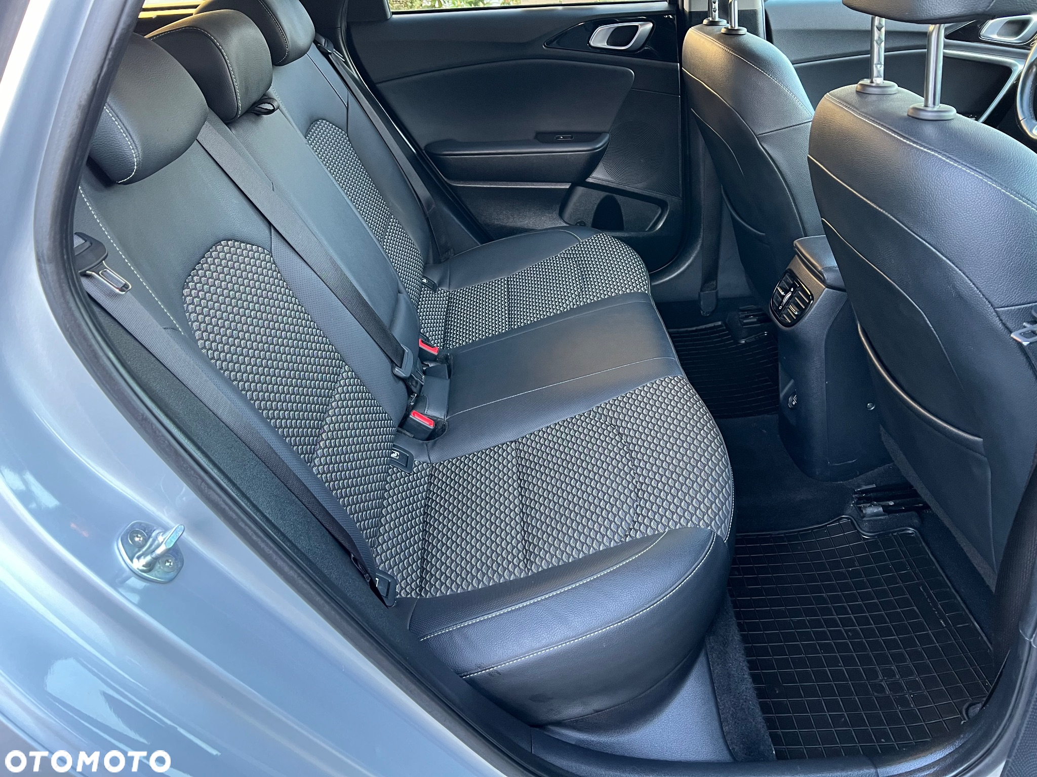 Kia Ceed 1.5 T-GDI L - 12