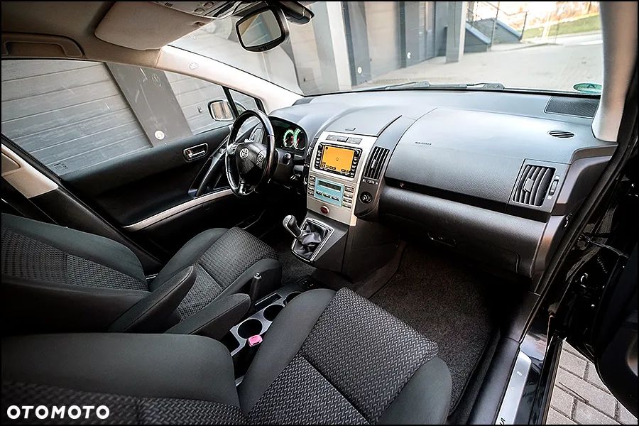 Toyota Corolla Verso - 18