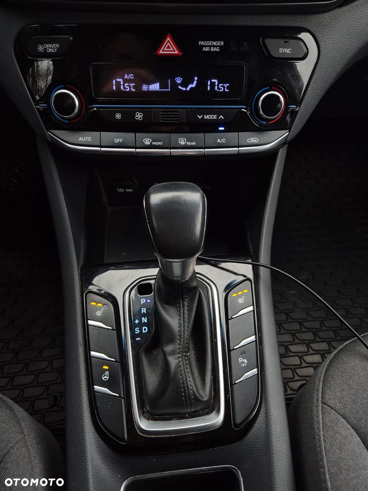 Hyundai IONIQ 1.6 GDI Premium - 27