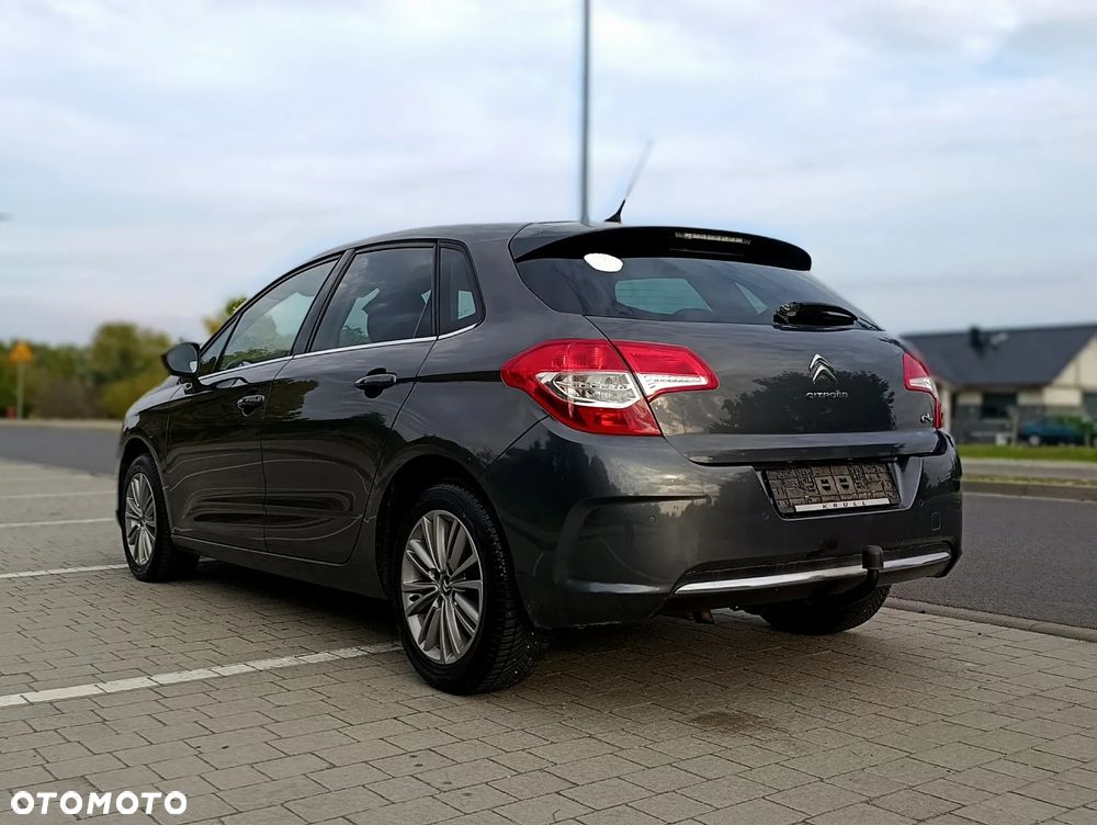 Citroen C4 2010 photo 3