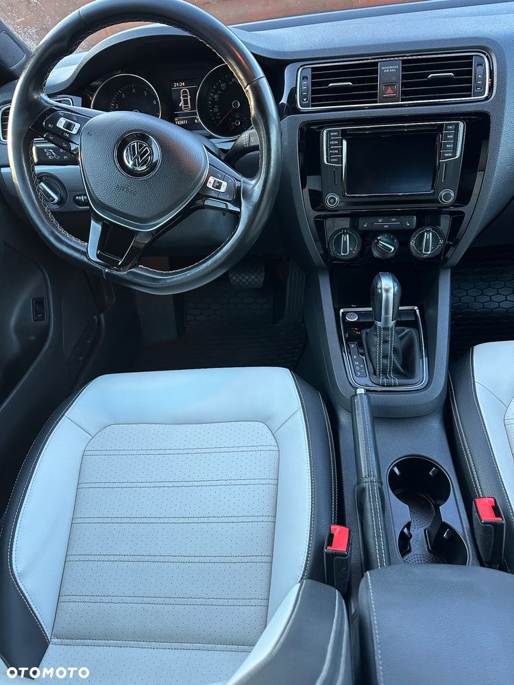 Volkswagen Jetta 1.8T SE - 14