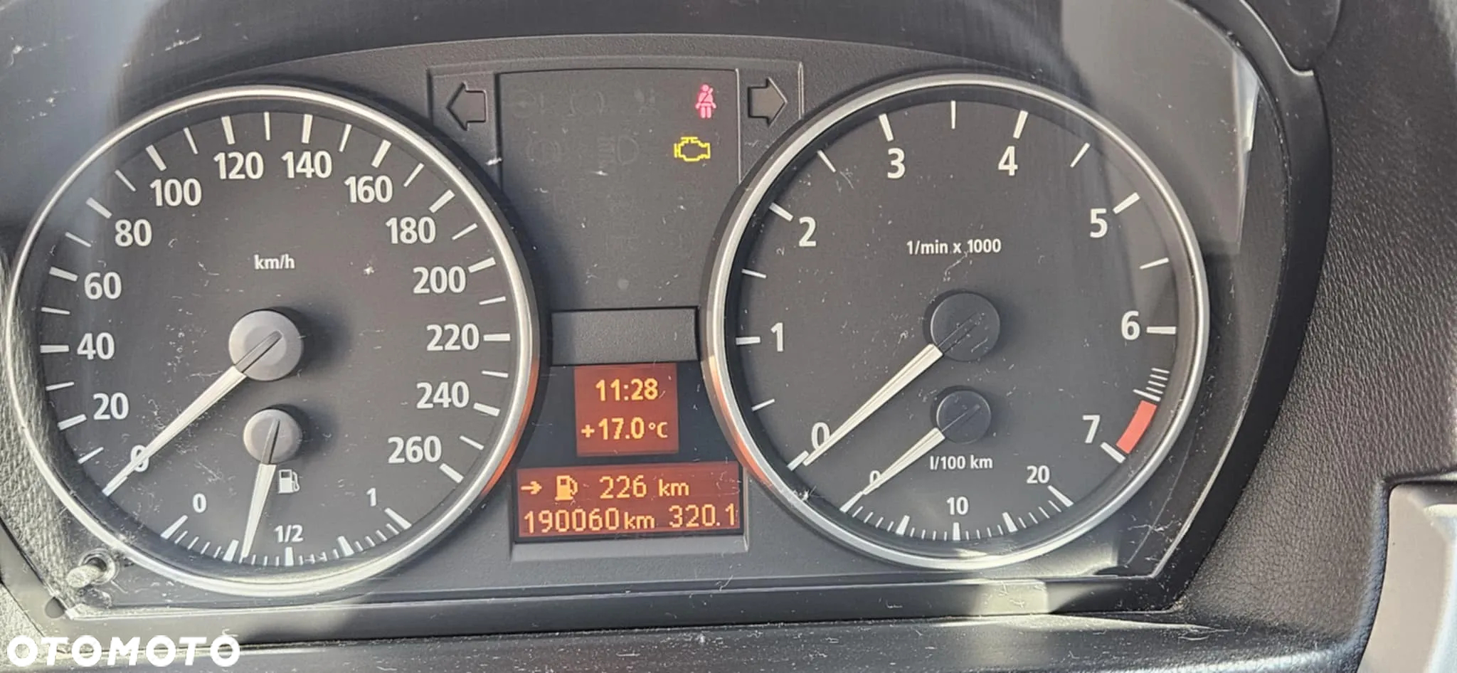 BMW Seria 3 320i - 6