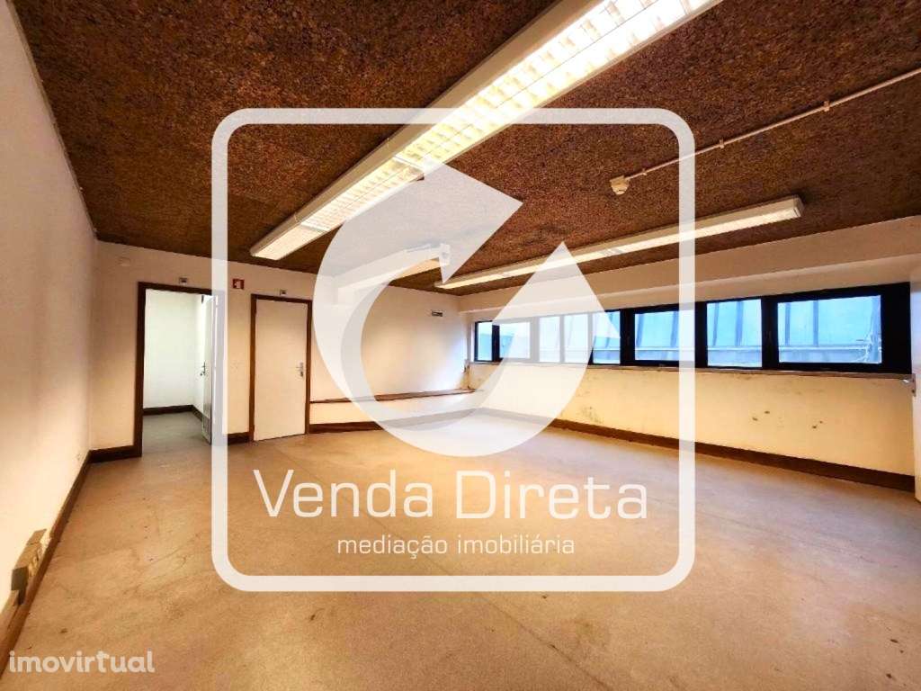 Prédio em propriedade total, destinado a comércio e serviços. IMOVE... - Grande imagem: 5/24