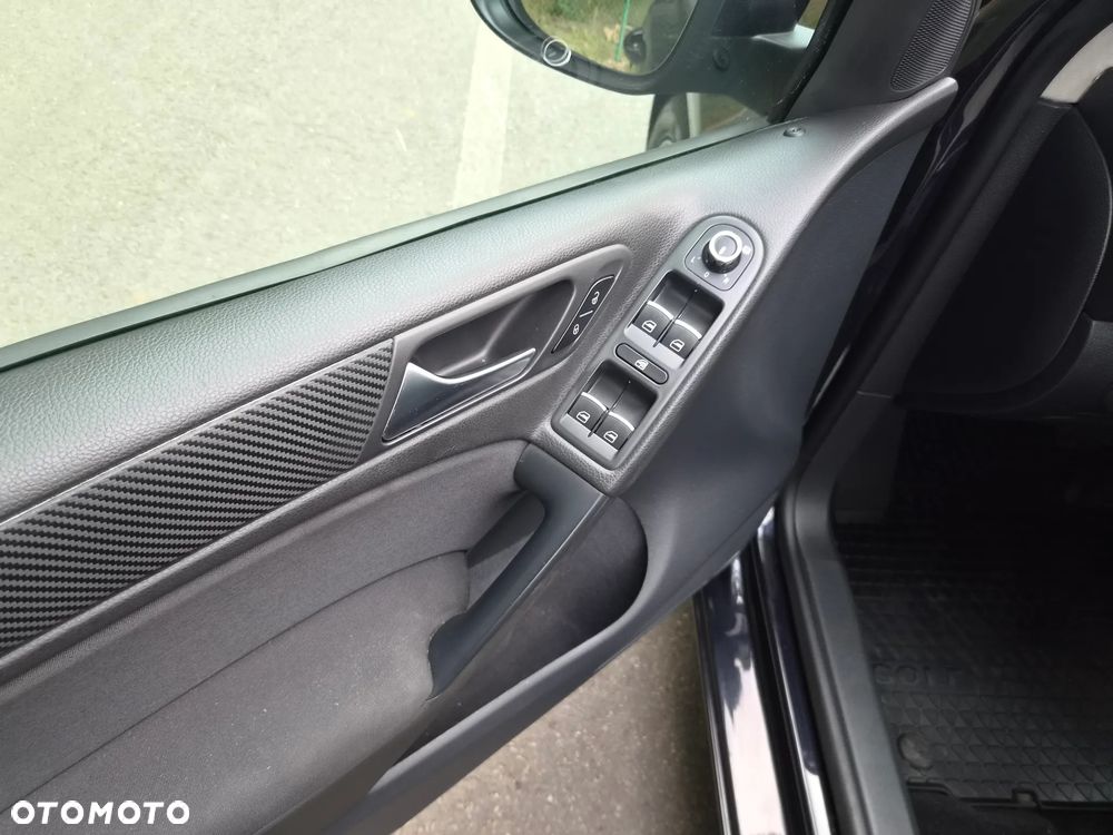 Volkswagen Golf 2.0 TDI Highline DSG - 12