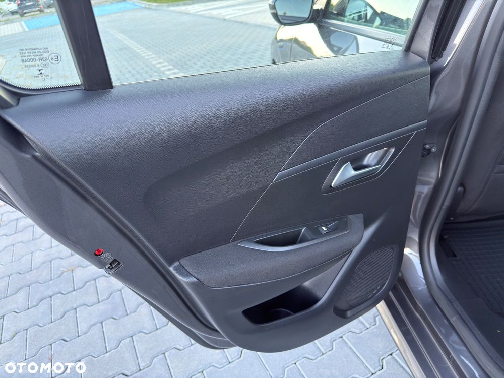 Peugeot 208 - 28