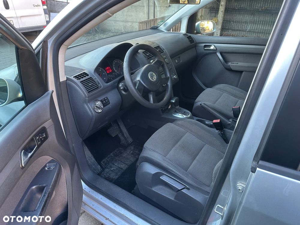 Volkswagen Touran 1.9 TDI DSG - 6