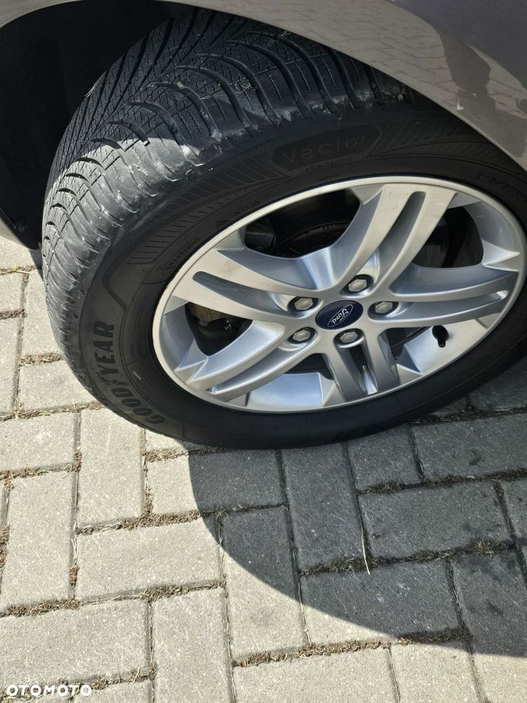 Ford S-Max - 34