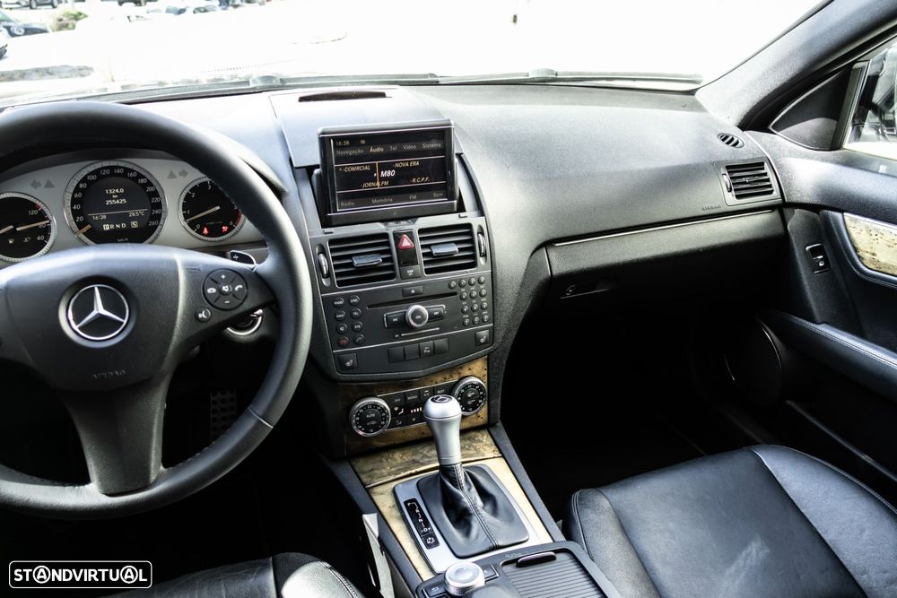 Mercedes-Benz C 320 - 27