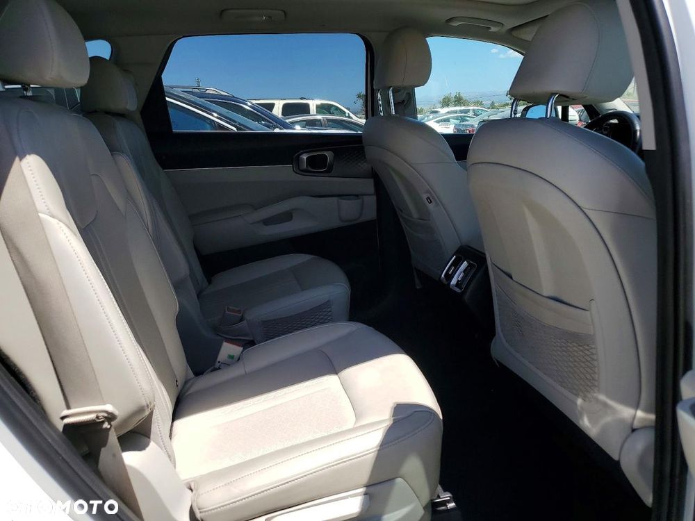 Kia Sorento - 8