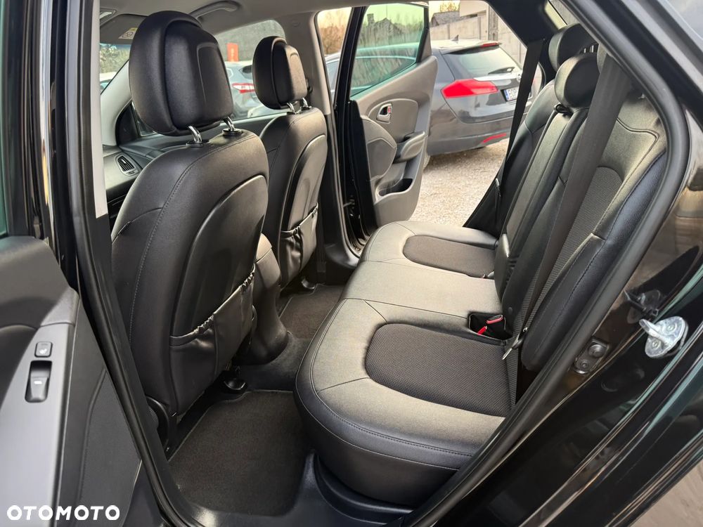 Hyundai ix35 1.6 2WD Fifa World Cup Edition - 30