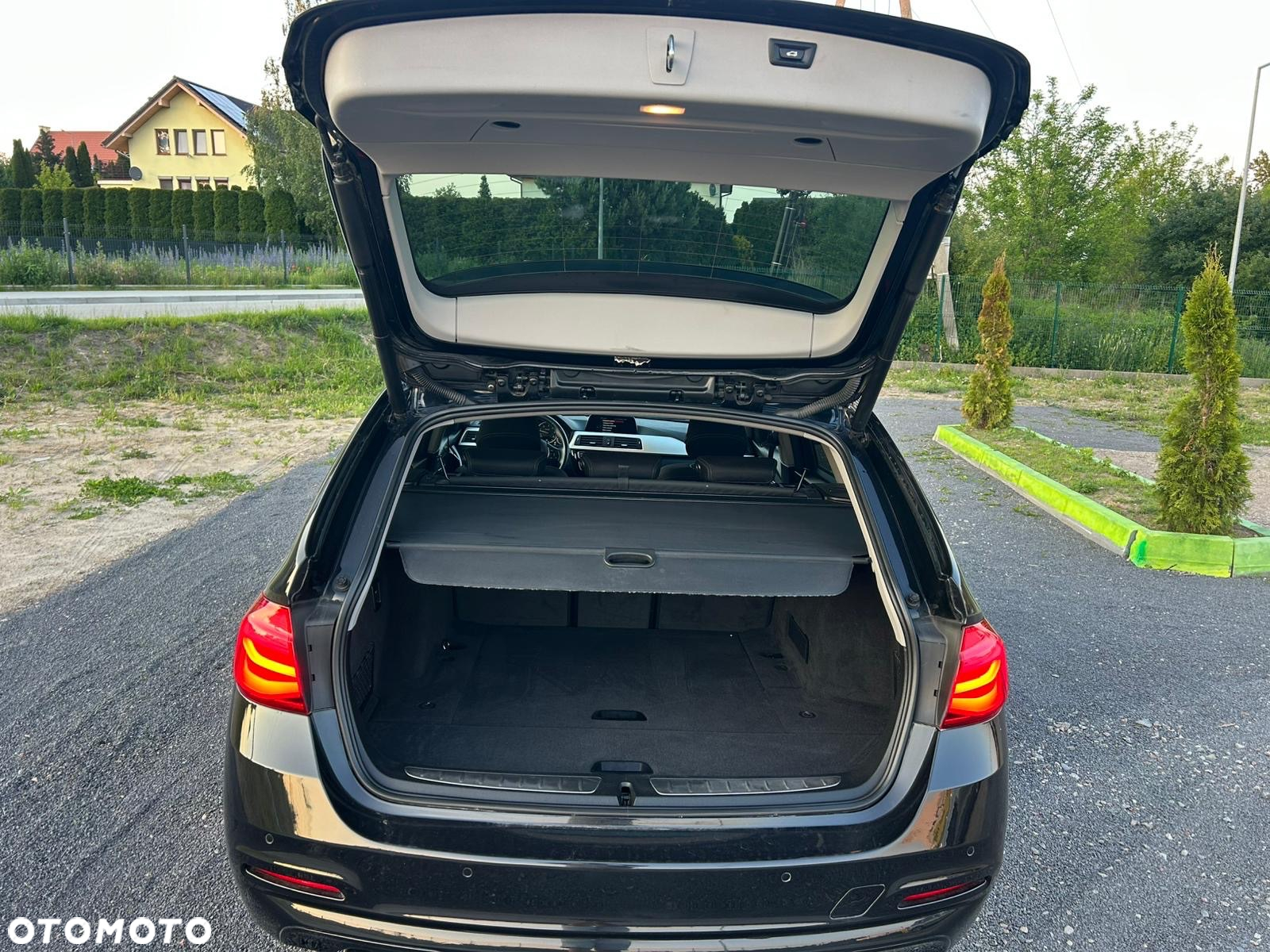 BMW Seria 3 320d Touring xDrive - 11