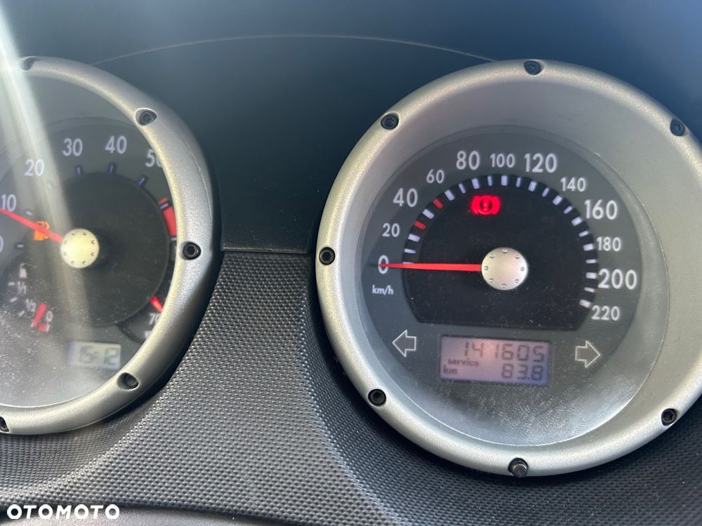 Volkswagen Polo 1.4 16V Comfortline - 24