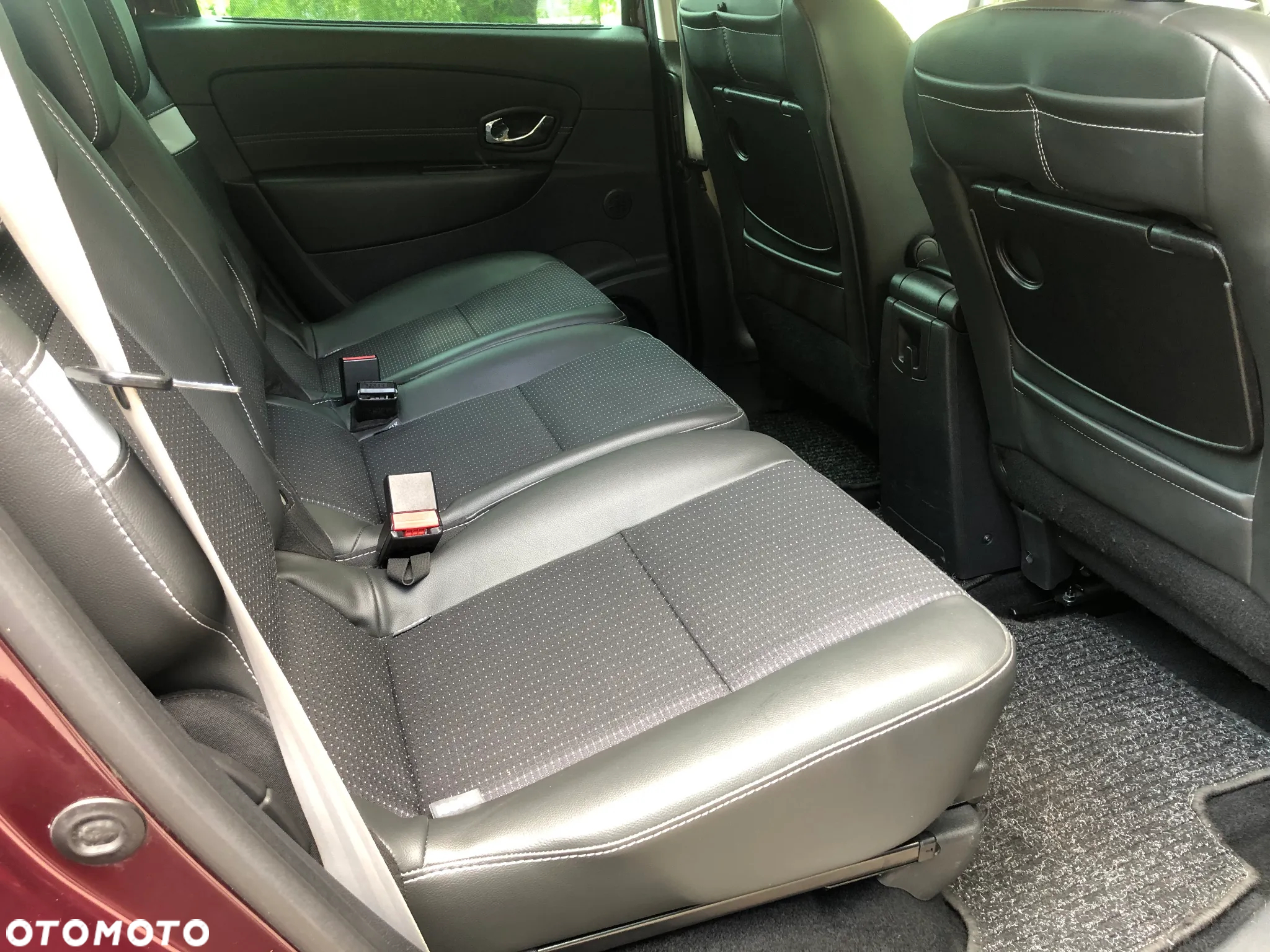 Renault Grand Scenic ENERGY TCe 115 S&S Bose Edition - 27