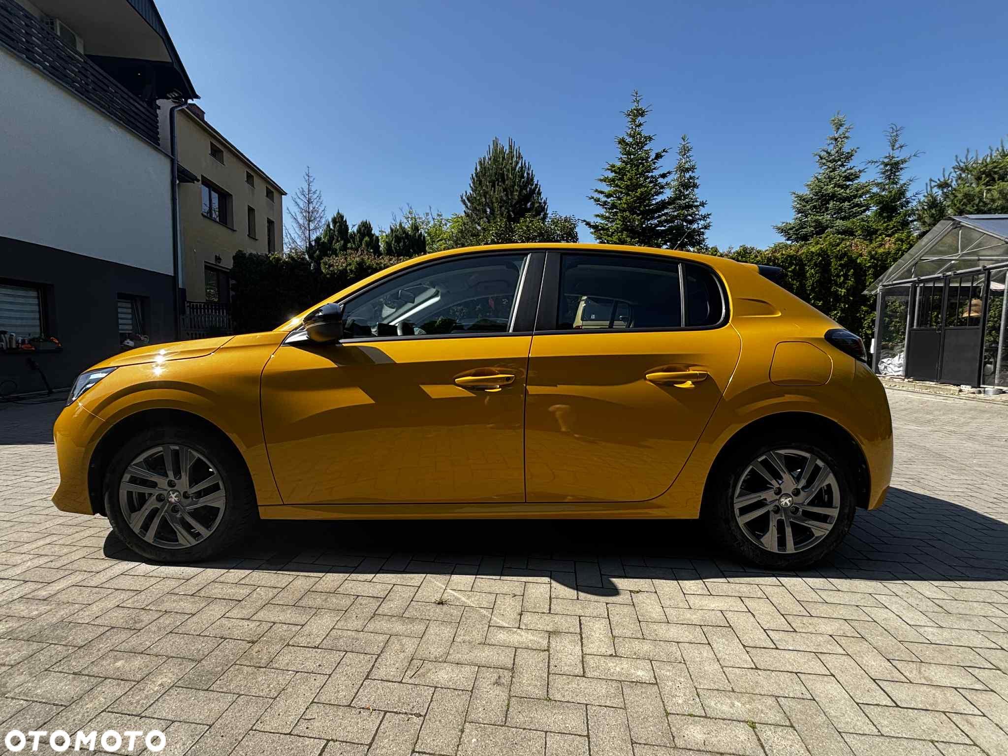Peugeot 208 - 13