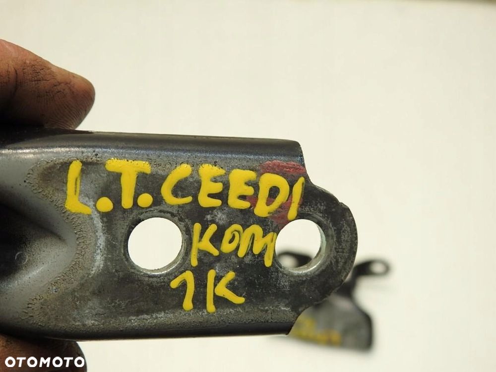 ZAWIAS ZAWIASY DRZWI LEWY TYŁ 1K KIA CEED I - 2