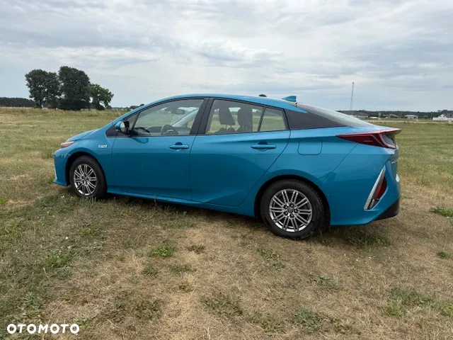 Toyota Prius Plug-in 1.8 Hybrid Executive - 4