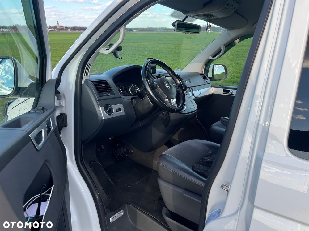 Volkswagen Multivan - 20