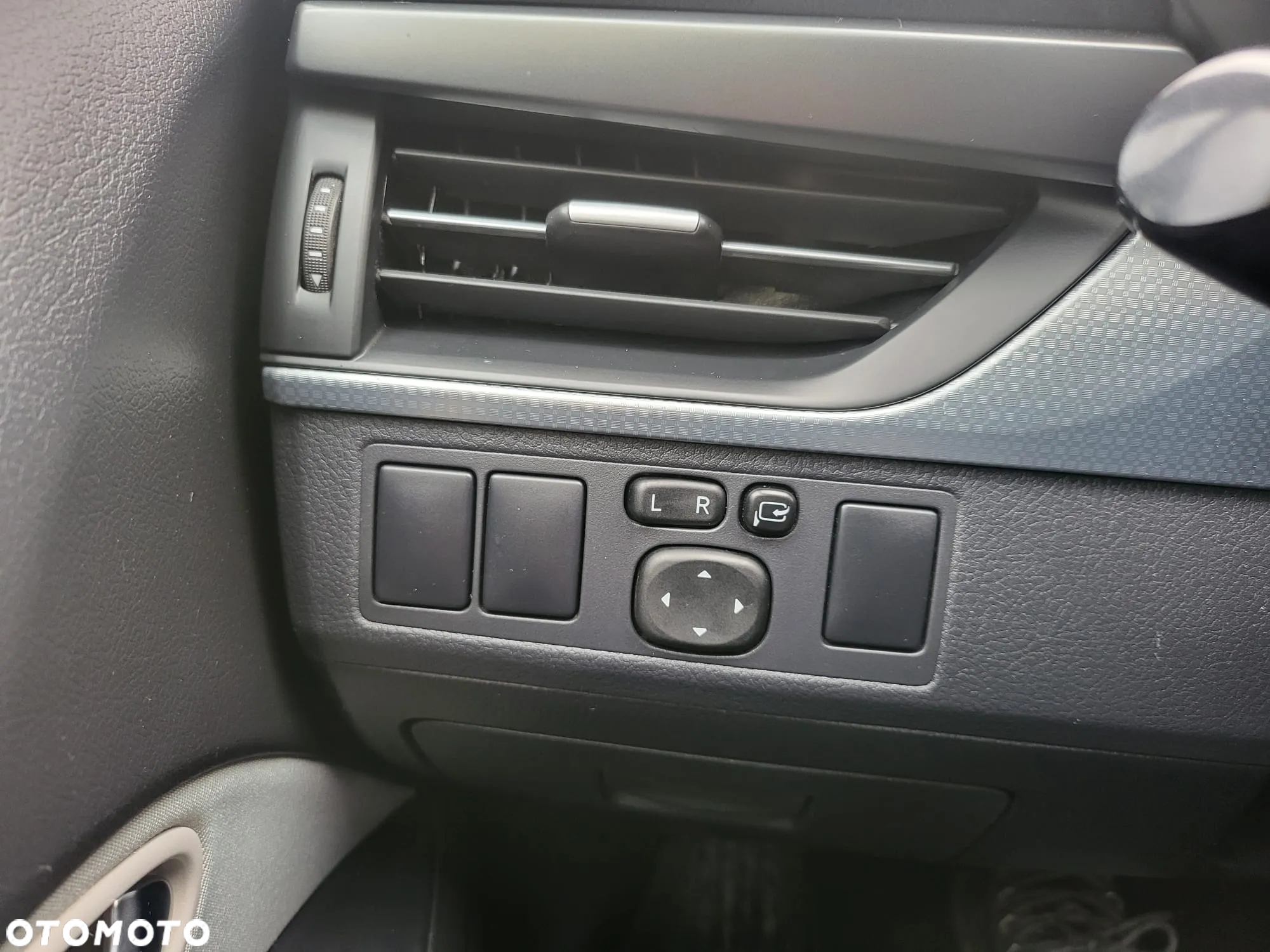 Toyota Avensis Touring Sports 1.8 Executive - 19