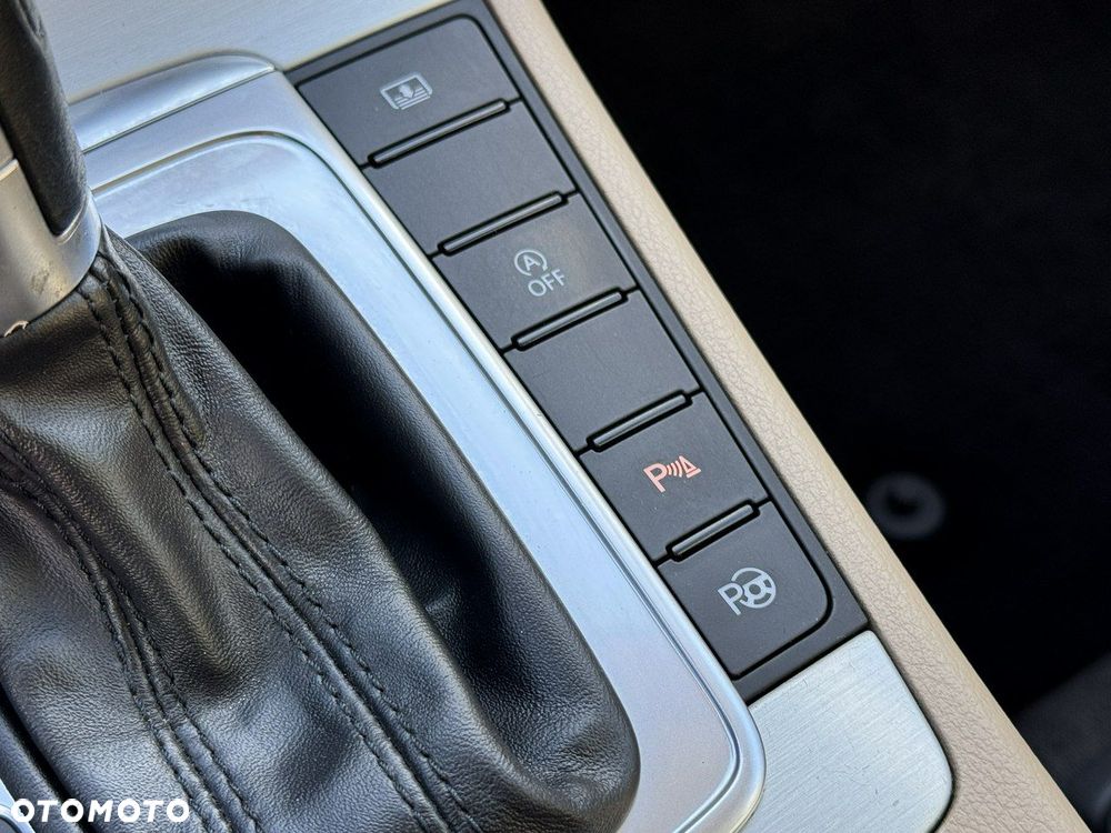 Volkswagen Passat - 33