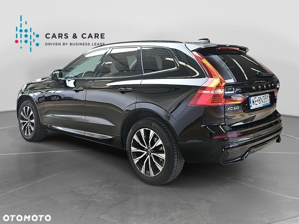 Volvo XC 60 B4 B Plus Dark - 32
